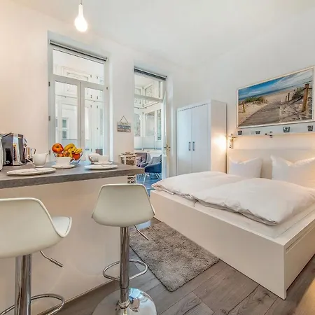 Apartment Agnes Mit Meerblick-loggia Und Strandkorb Am Binz